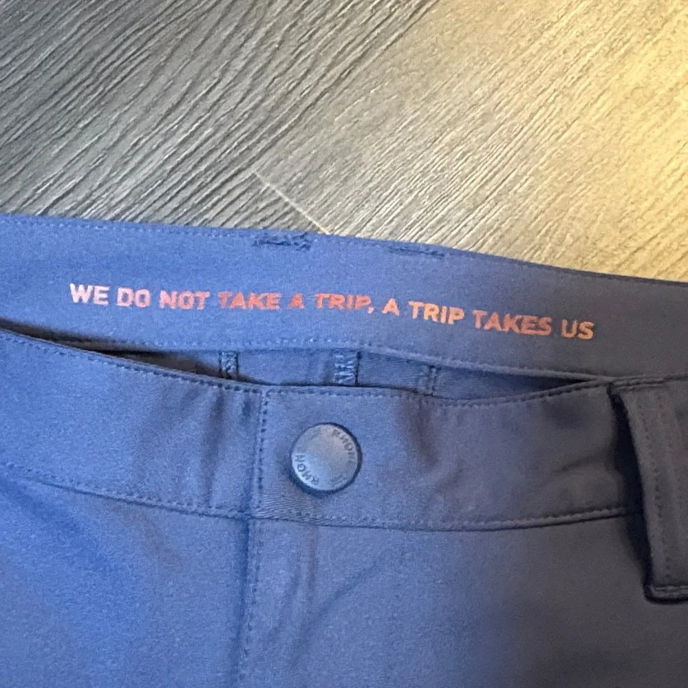 Rhône commuter slim pants in navy 31” - elevated performance work pant